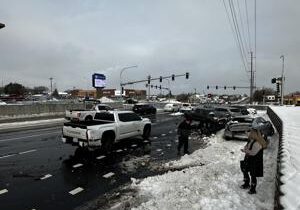 Icy roads cause multiple car collision on North Steptoe street in Kennewick