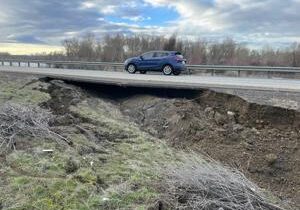I-82 now closed in both directions near Wapato due to embankment failure, damaged culvert