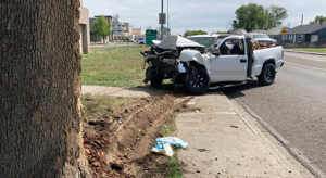 Driver injured in single-car crash on 10th and Dayton in Kennewick