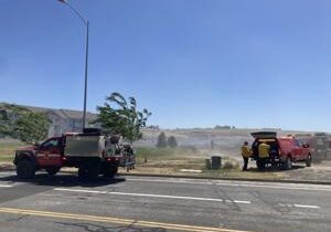 Fire on I-82 threatens apartments, closes Ridgeline Drive in Kennewick