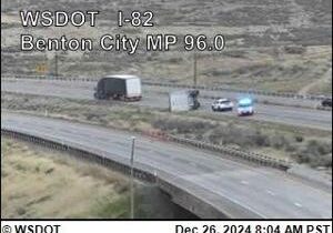 I-82 Eastbound closed after collision