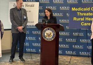 Sen. Cantwell visits Kadlec Medical Center to discuss potential Medicaid cuts