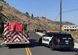 Rollover collision shuts down Powerhouse Road in Yakima