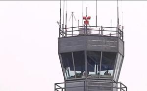 Isolated flight delays may spread as air traffic controllers go without pay during shutdown